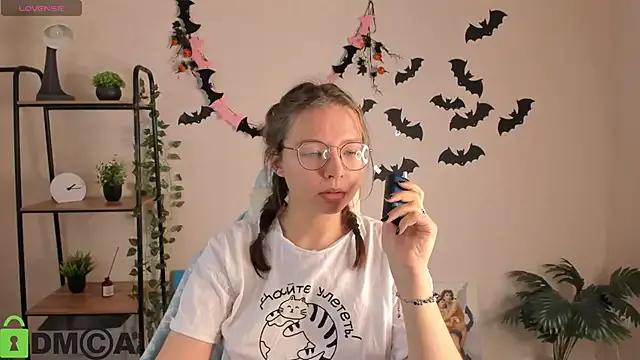 Nuura_Moore — Freechat on StripChat