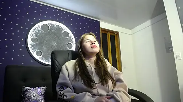 Olivia11_ — show pussy and put fingers