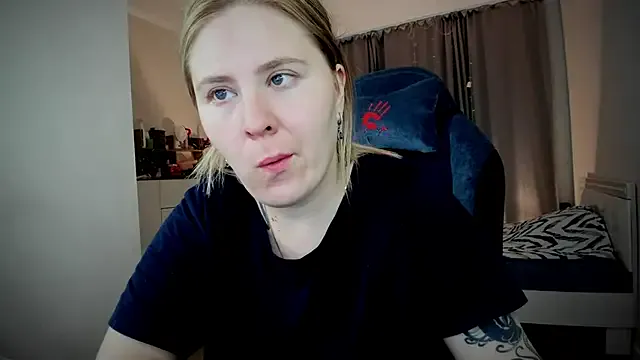 Olivia_Munk — top off
