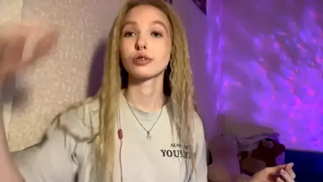 Olivia_Somevel — Slap my ass >-<