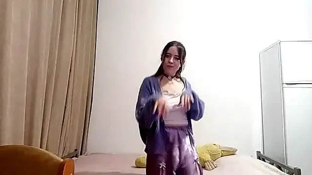 OrdinaIPit — suck fingers
