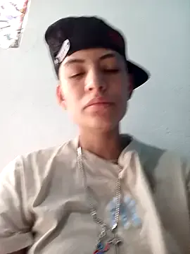 Owen_tomboy — show tits
