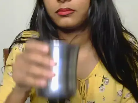Palak-dixit — Pussy show with 4 finger and hard boobs