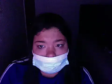 panquevis_22 — mirando porno y intentando venirme