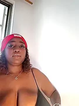 Perlasexyu1 — SQUIRT IN  PUBLIC