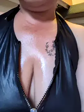 Phoebe_CharmedXX — Get oiled up loose this top