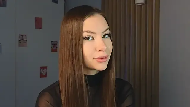 piekelete — my skirt rises higher, I tease my ass