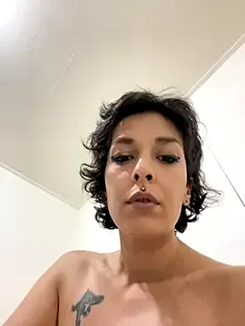 Piggiteablacktea — Topless