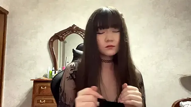 Pikmigirl18 — blow kiss