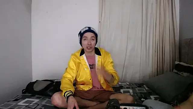 Pinkandyellowpokemon — Freechat on StripChat