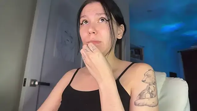 pinkdolly18 — Striptease and doggie pussy close cam