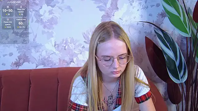 PixieNeed — touch boobs through the top