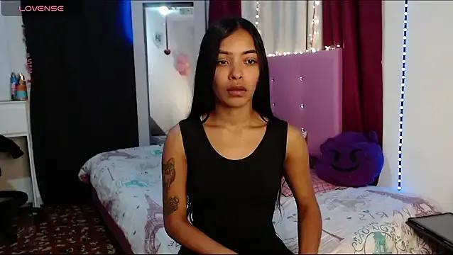 pocahot222 — masturbate finger