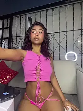 PrettyTiana_ — RIDE DOLDO IN DOGY POSS