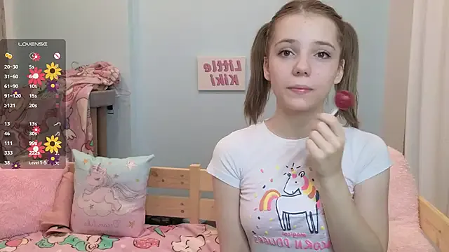 PrincessLittleKiki — show boobs