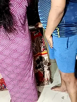 Pyasi-bhabhi — Full body oil massage &Susu show