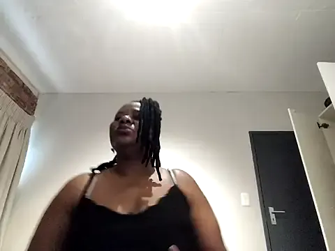 Queenbee7979 — Dance time