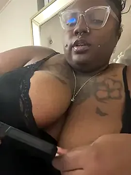 QueenJaya_876 — Test my deepthroat out