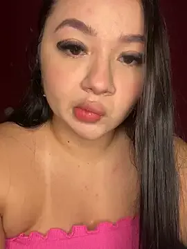QueenYumi — Flash pussy + Plug Anal