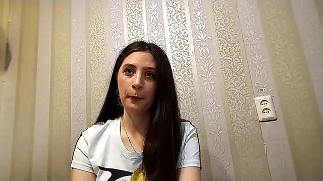 Qutha_best — Eye contact close to cam