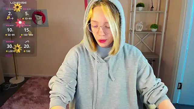 R0cket_bunny — show boobs
