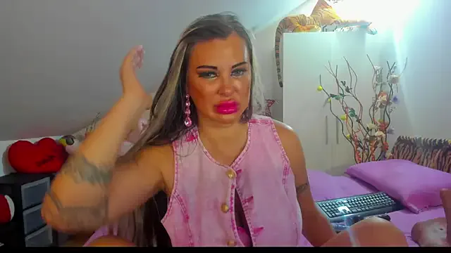 Raffaelababy — Freechat on StripChat