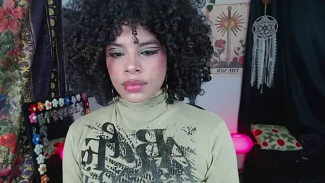 Raven_luv — spanks in the ass and tits