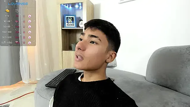 raven_yees — naked at all
