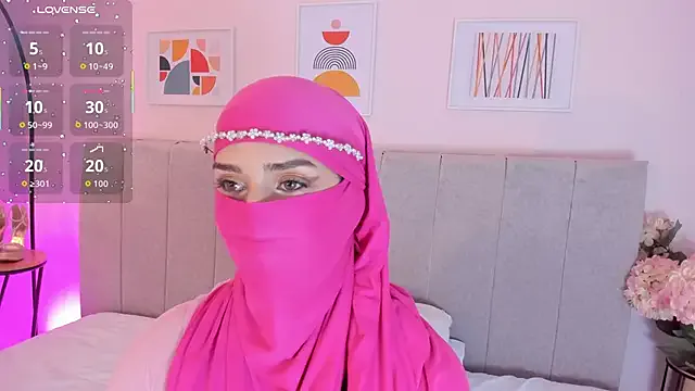 rawiya — pug ass