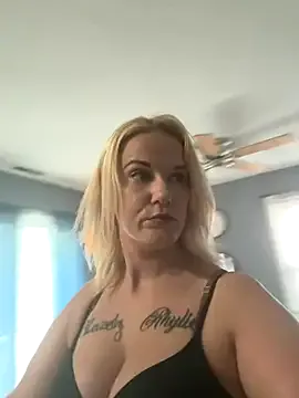 RhondaRump — put a butt plug in me... oooo