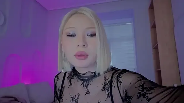 RileyMee — Topless