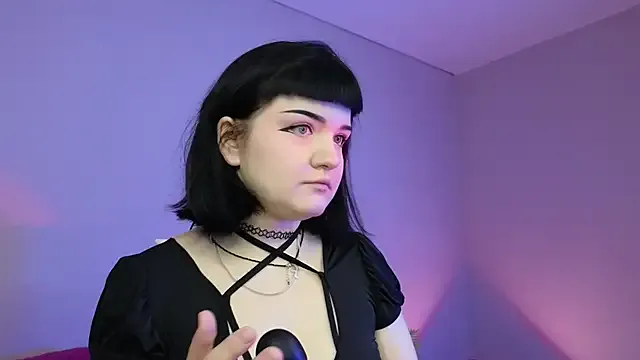 RileyTorres — eye contact 2 min