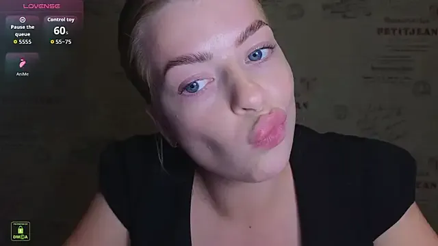 RinaBlondie — Freechat on StripChat