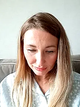 Risky-SquirtingGirl — Freechat on StripChat