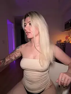 RitaNorth_star — play nice w/ wet pussy 