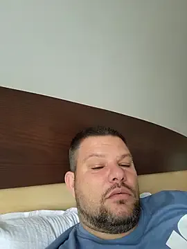 robertinio07 — Freechat on StripChat