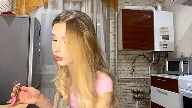RosalindSherlock — kiss cam close up