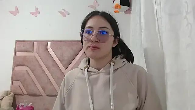 Rosaline_Baker- — MASTURBATION WITH FINGERS+PLUG