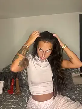 Rosieredxox — GET MY BOOBS OUT 