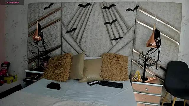 RousseWalker — naked and bounce tits 1 min