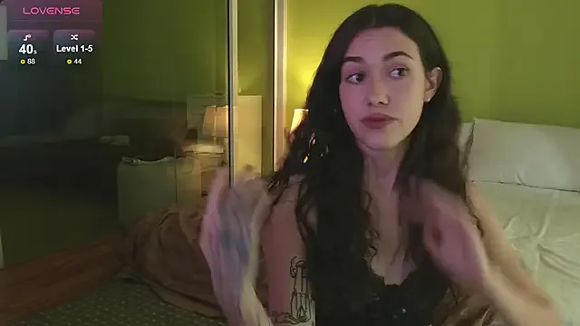 sadetuiningaa — topless