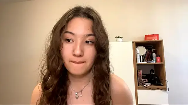 Sakuravice — Hands under top, touch my boobs