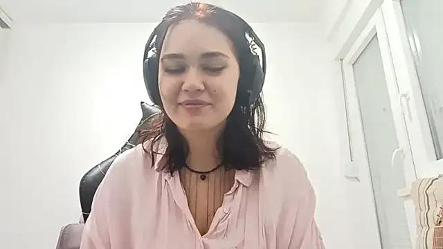SalenaVanderhoff — Sucking my fingers close-up with drool