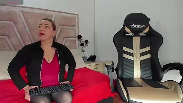 SamanthaJonns — Freechat on StripChat