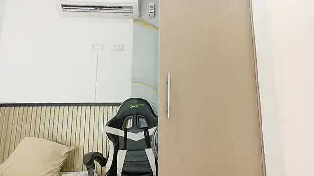 Sammy_Lovee — spank ass