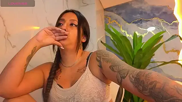Samy_Queen_Tx — flash boobs+saliva