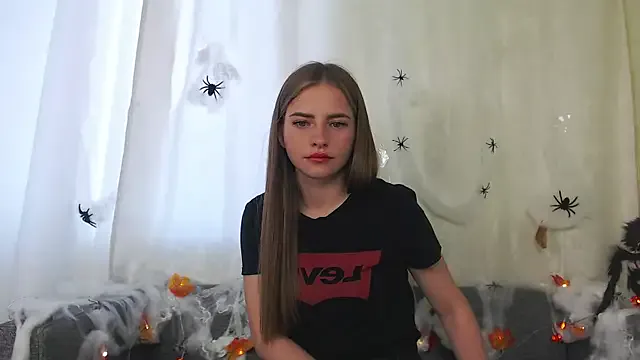 Sansa_Dream — 2 fingers in pussy