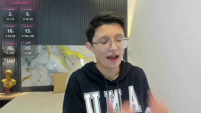 SantiagoRusso18 — masturbation + show cum