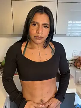 Sara_Andradee — Flex and dance naked