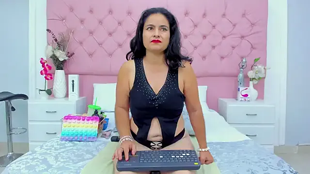 SaraBernarrd — show hairy pusy